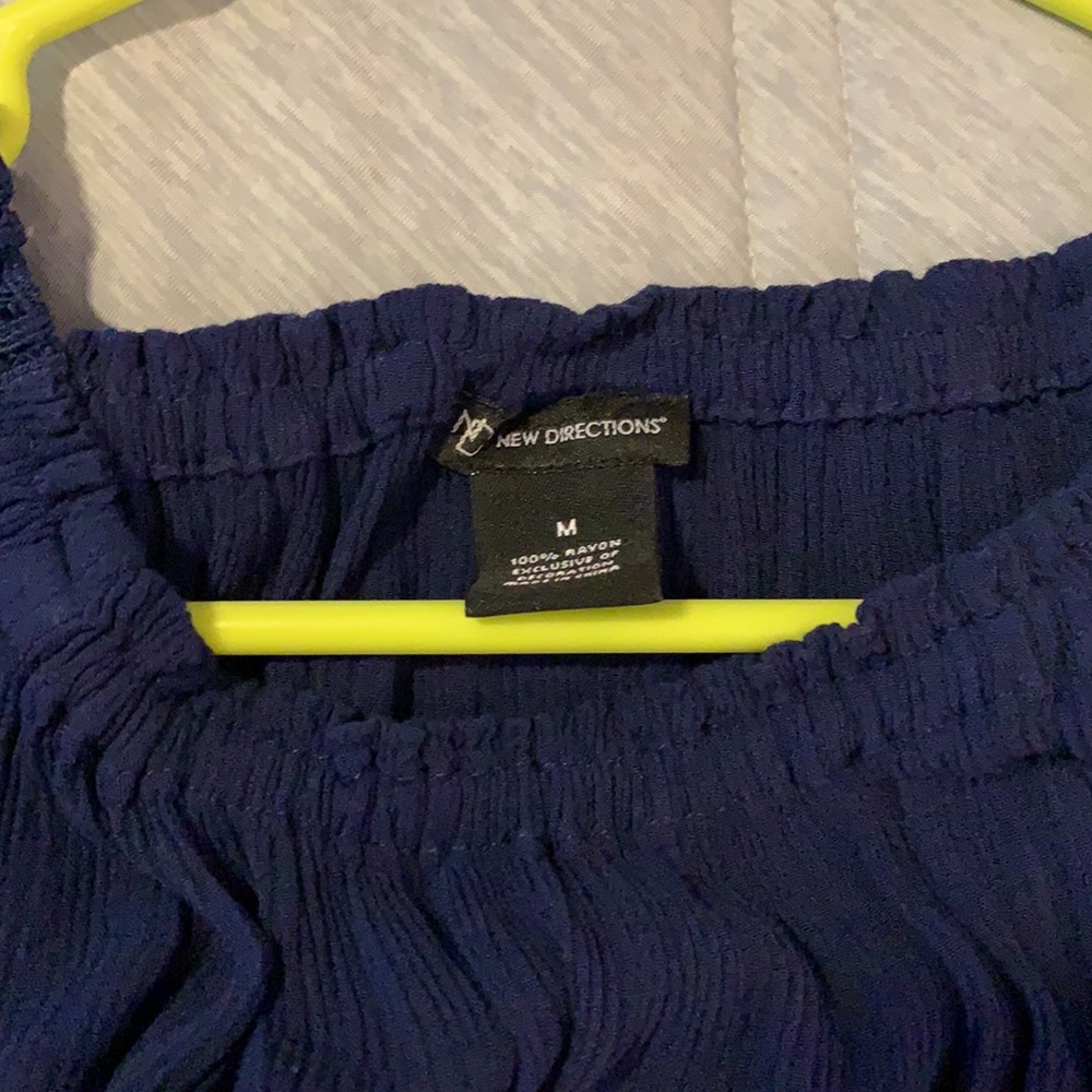 Pretty navy blouse - Picture 3 of 5